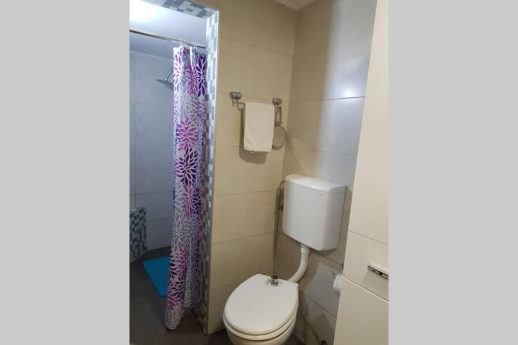 Apartman Sa Garazom I Internetom SJJ Exterior foto
