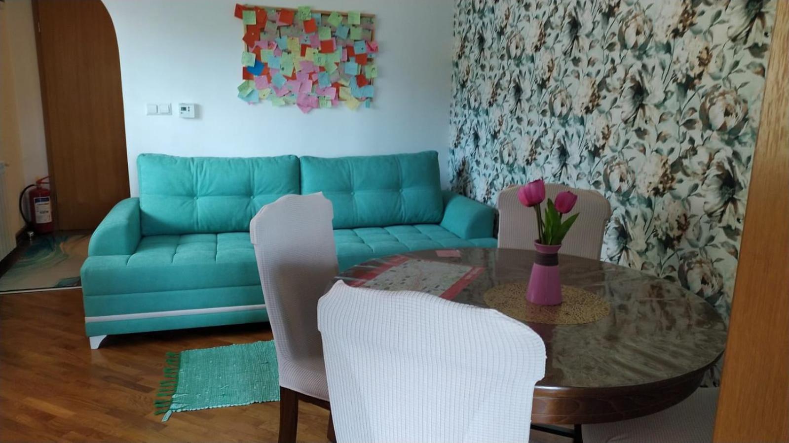 Apartman Sa Garazom I Internetom SJJ Exterior foto